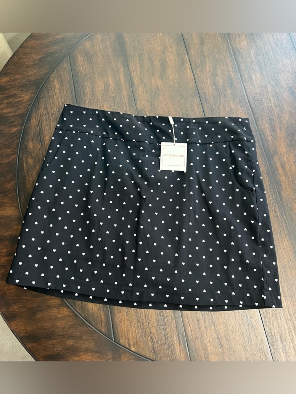 ZAC & RACHEL Size - 16 Black Heart-Print Mini Skirt Slash Pockets